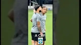 Memphis brincando com a bola no aquecimento&hellip;