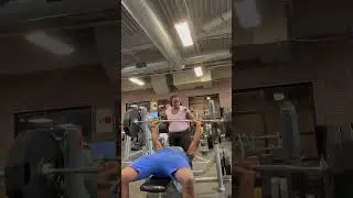 Was my MOM a good SPOTTER? #motivation #workoutwithrod