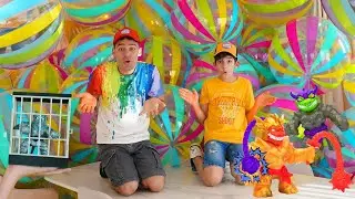 Jason e Alex en MEGA AVENTURA! 🦸&zwj;♂️Juguetes Heroes of Goo Jit Zu  , Batallas y 50 Inflables 🎈