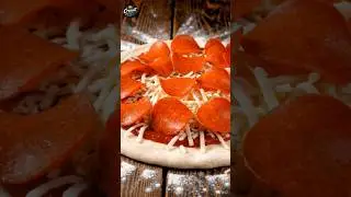 Pepperoni Pizza Heaven 🍕🤤 Watch till the end! #shorts