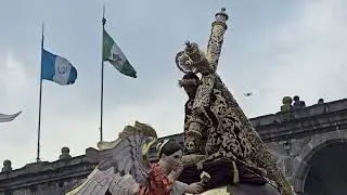 𝙅𝙚𝙨ú𝙨 𝙙𝙚 𝙎𝙖𝙣 𝘽𝙖𝙧𝙩𝙤𝙡𝙤 |𝙈𝙁|. Paso por Catedral. Jesús Nazareno de la Caída 2025. [GT]