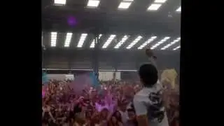 Astroid boys Benji Wild gives us a LIVE'o #Welcome2Cardiff @TheColourFestivalCardiff