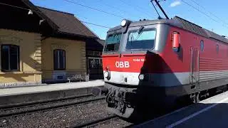 G&uuml;terzugdurchfahrt am Bahnhof Villach-Warmbad mit &Uuml;berraschung am Ende des Zuges | &Ouml;BB 1144 | Taurus