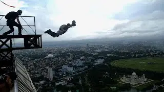 #Durand_Cup :  Lt Col Satyendra Verma and Gp Capt Kamal Singh Oberh jumped from The 42 Building