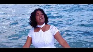 Mar&iacute;a Music oficial - No es por vista, es por fe (Video Oficial).