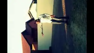 South African Guy 'Nkululeko' Dancing to House Music