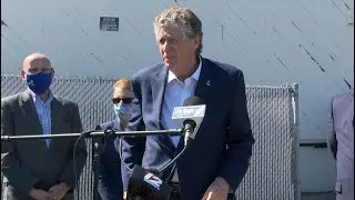 Gov. McKee tours state-run mass vaccination site in Middletown