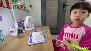 [English] Gift 1 - Topic 6 - Razkids 