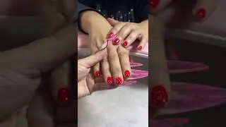 Las clasicas u&ntilde;as rojas para lucir tus manos💅🏻