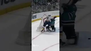 Goalie Fight! Netminders Drop the Gloves!