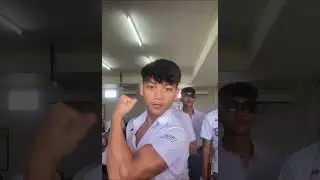SIPALING MUSCLE DI KELAS#muscle #musclemenindononesia #tiktokvideo #handsomeboy #anaksekolah
