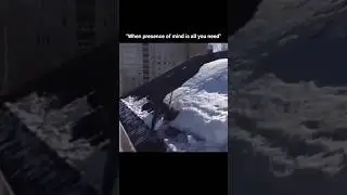 When presence of mind saves you#cleaningsnow #shortsfeed #trendingshorts #snowcleaning #rooftopsnow