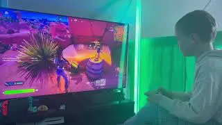 Cas de Vlogger speelt Fortnite. Nieuw spel, wie heeft er tips?!