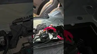 Sprinter Battery Replacement - Removing a battery bracket on a 23 Mercedes Sprinter - STO BEAST