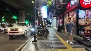Jalan dari hotel ke Patpong Night Market