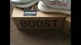 YEEZY 350v2 Zebra