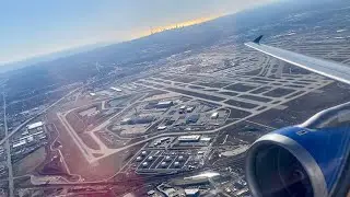 Amazing clear sky Chicago takeoff - United Airlines - Airbus A320