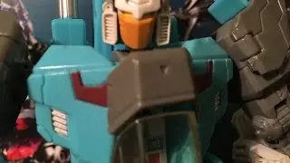 Video Review of the Transformers Generations IDW Brainstorm