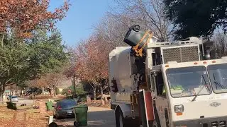 Garland Tx: 2399 Labrie Automizer Helping Hand collecting Christmas Eve Trash 🗑️ on a warm day.