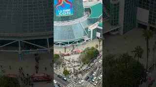 Длинная очередь на фестиваль Comic Con в Лос-Анджелесе &mdash; DTLA