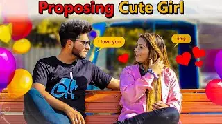 Proposing Prank On Cute Girl | Prank in Pakistan