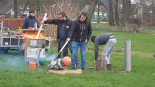 Carbidknallen in Rouveen en Staphorst op Oudjaarsdag