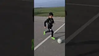 Ejercicio de Conducci&oacute;n de Bal&oacute;n y Definici&oacute;n, entrenamiento de futbol para ni&ntilde;os y adolescentes.