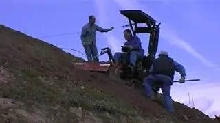 Tracteur à Chenilles LOEFFEL Viti-Plus 82 av Machine à bêcher