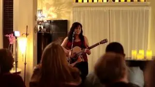 Tish Hinojosa - When It Rains (Live at Cheri Roman's Listening Room)