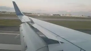 Delta Air Lines 737-900ER landing in Seattle