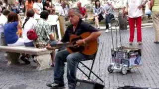 El guitarrista de la Piazza Navona ( Mario Colaluca )