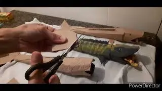 Como fazer o grande peixe que engoliu Jonas em papelão