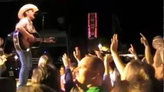 Justin Moore - Small Town USA (Live In Batesville MS Springfest 5-14-2011)