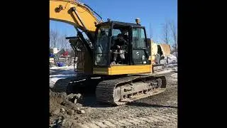 CAT Excavator With Earthworks 3D GPS