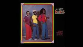 The Mighty Diamonds: Pretty Woman (Reggae)