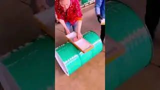 The printing process of the oil drum's trademark; a good method can improve work efficiency.