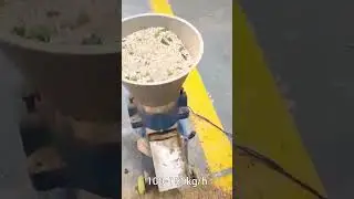 Portable feed pellet machine floating fish extruder animals feed farm use.WhatsApp+8618336016992