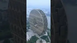 Guangzhou Tongqian is a famous 33 story landmark building
