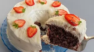 Bolo choconinho fofinho com cobertura cremosa!