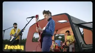 Dyunot | Sneaky | Live at The Vineyard