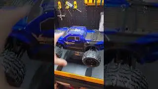 REDCAT Volcano EPX Pro 1:10 3S 4x4 Monster Truck! Fresh out of the box! like & Subscribe!!