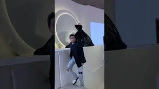 Naomi in Fashion Exhibition