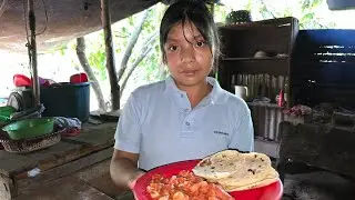 Gladis y su Papá se coordinan muy bien para preparar el almuerzo y las tareas del hogar!🙏♥️