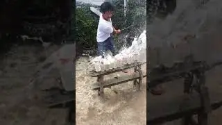 Sharpest hand-forged blade in China, cut through 12 water bottles