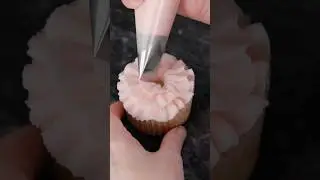 Did You See Our Valentine&rsquo;s Day Cupcake Set Tutorial?