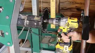 Using a Drill for Raising & Lowering a Sawmill Head (HM130)