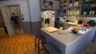 Fans Get Cozy in 'Seinfeld' Apartment