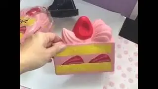 Kiibru Jumbo Strawberry Cake squishy