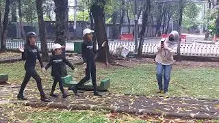 Photo session walking in the park by Okky Asokawati