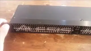 dándole mantenimiento al ecualizador alesis